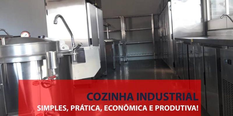 Cozinha industrial simples, prática e produtiva.